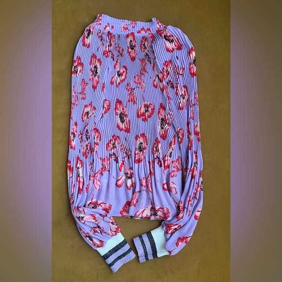 Belle Vere | Purple and Orange Floral Pleated Blouse - Picture 4 of 7